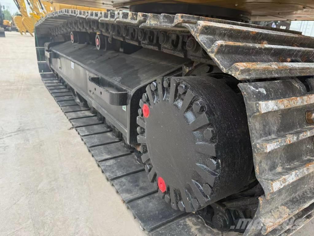 CAT 320 D Roomikekskavaatorid