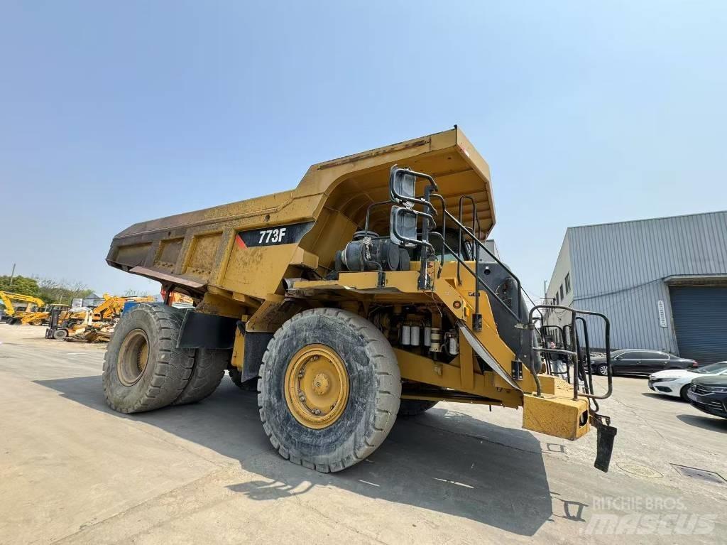 CAT 773 F Liigendraamiga pinnaseveokid