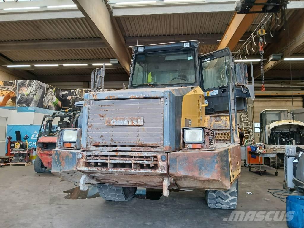 Komatsu HM 300-2 Liigendraamiga pinnaseveokid