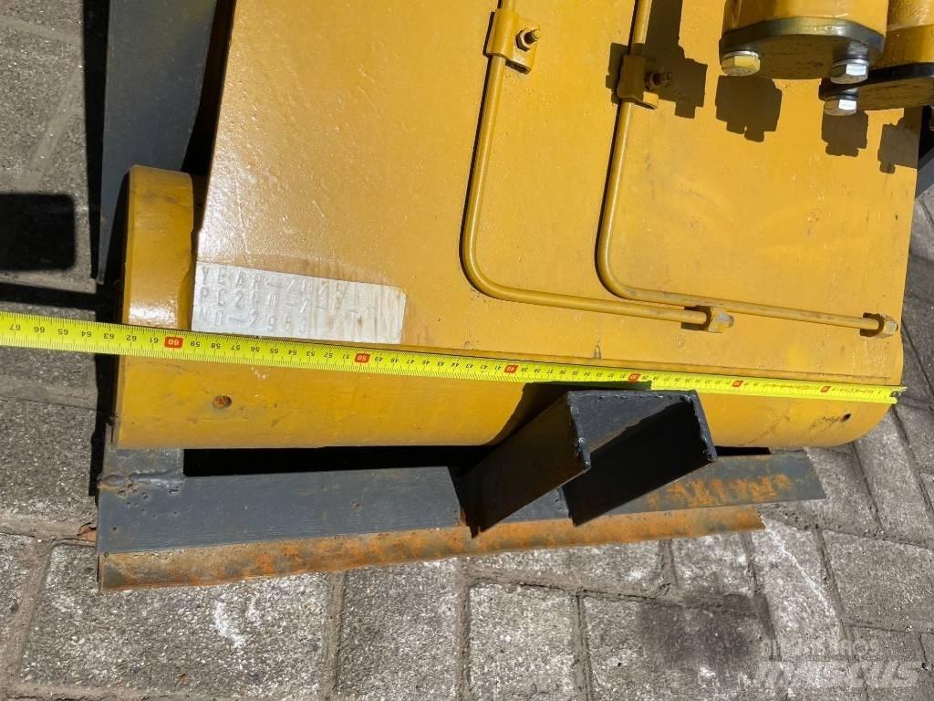 Komatsu Long reach Pika noolega ekskavaatorid