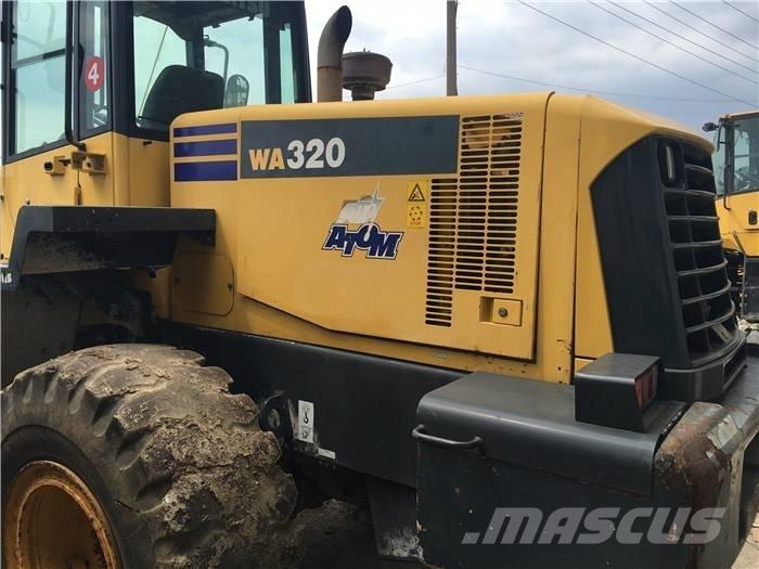 Komatsu WA 320-3 Rataslaadurid