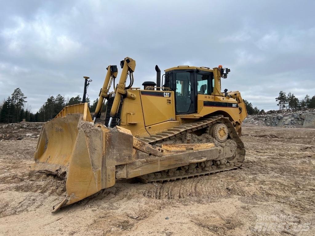 CAT D 8 T Buldooserid