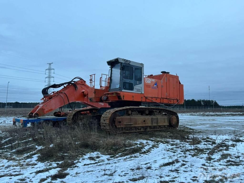 Hitachi EX1200-5D Roomikekskavaatorid