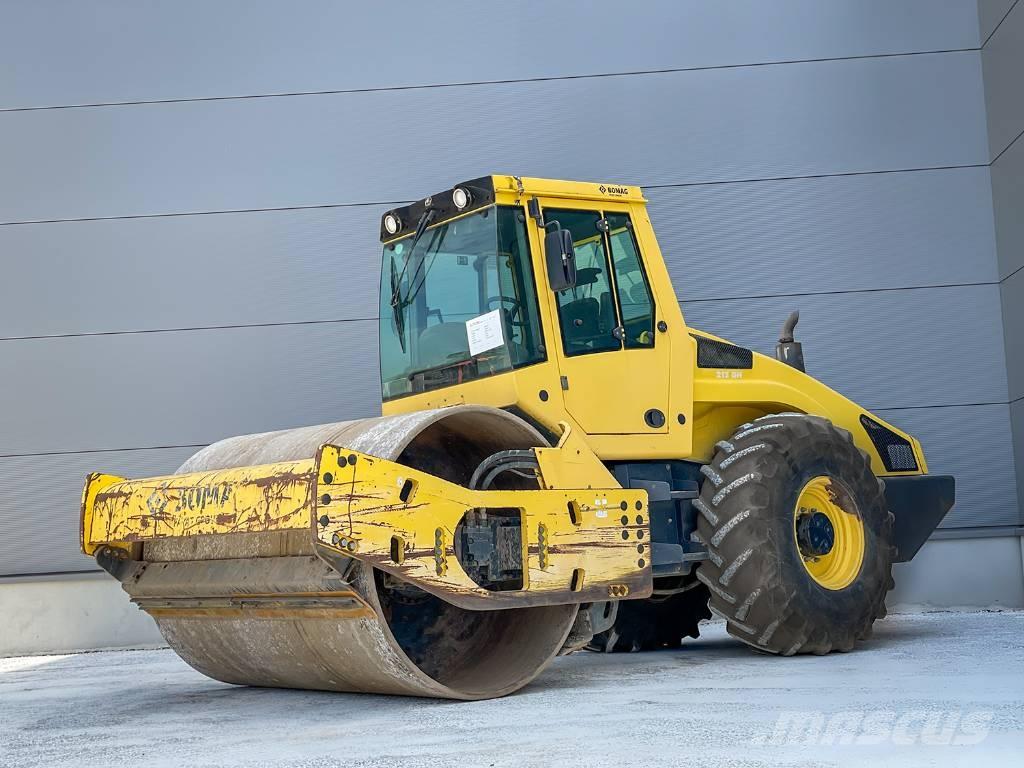 Bomag BW 213 DH-4 Ühe trumliga rullid