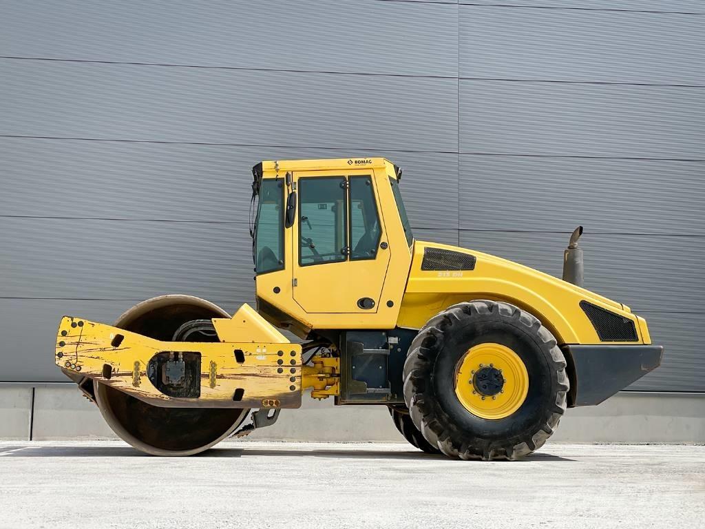 Bomag BW 213 DH-4 Ühe trumliga rullid