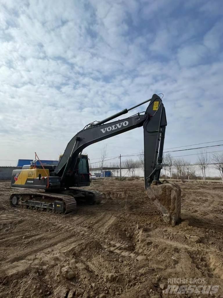 Volvo EC210D Roomikekskavaatorid