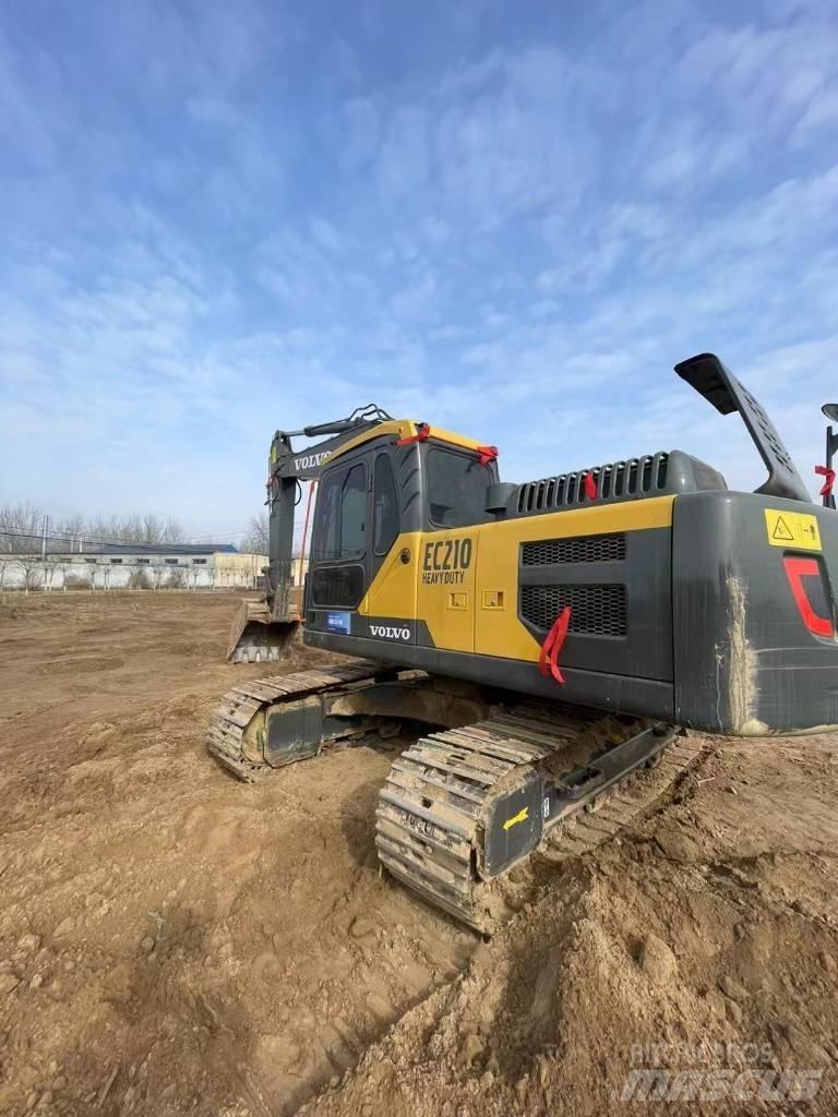 Volvo EC210D Roomikekskavaatorid