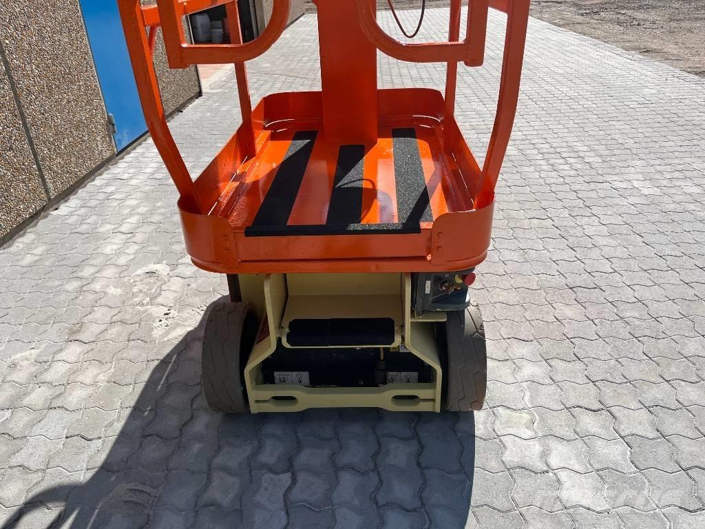 JLG 1230 ES Vertikaalsed mast tõstukid