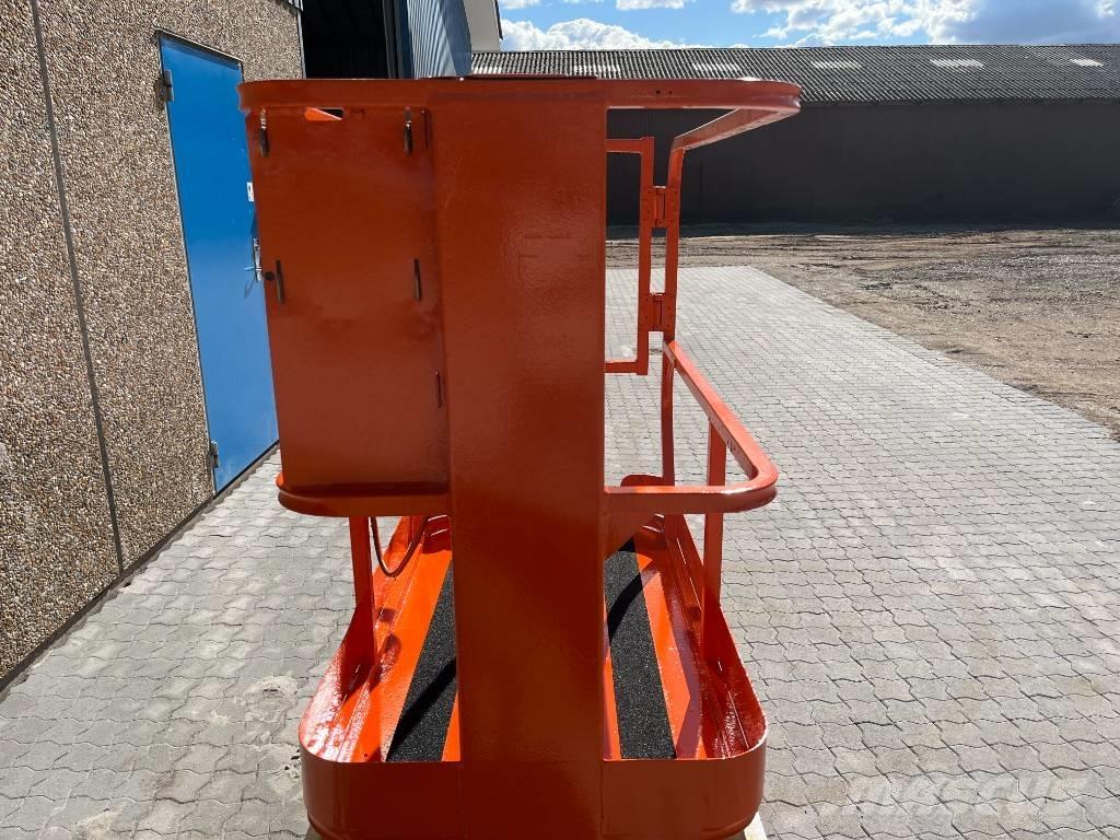 JLG 1230 ES Vertikaalsed mast tõstukid