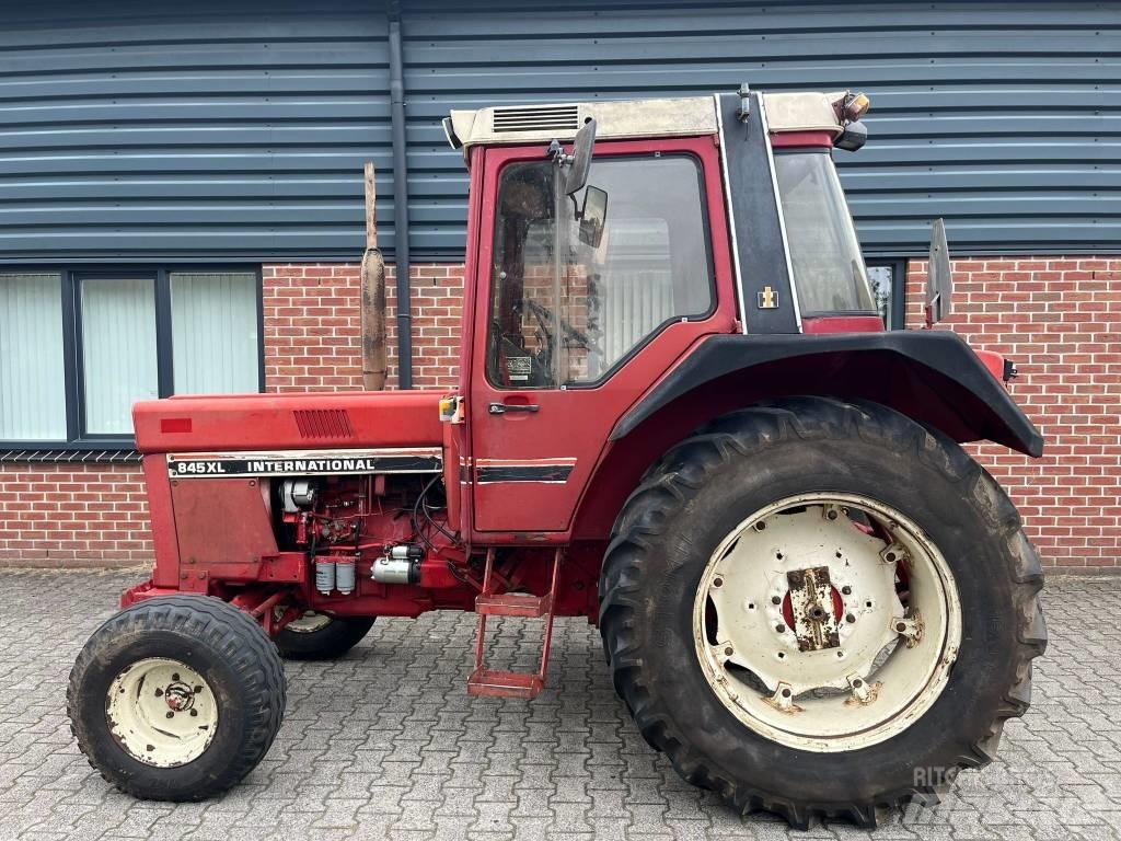 International 845 XL Traktorid