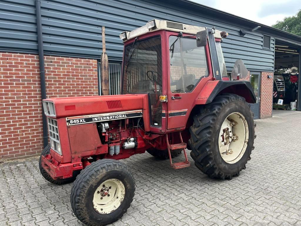International 845 XL Traktorid