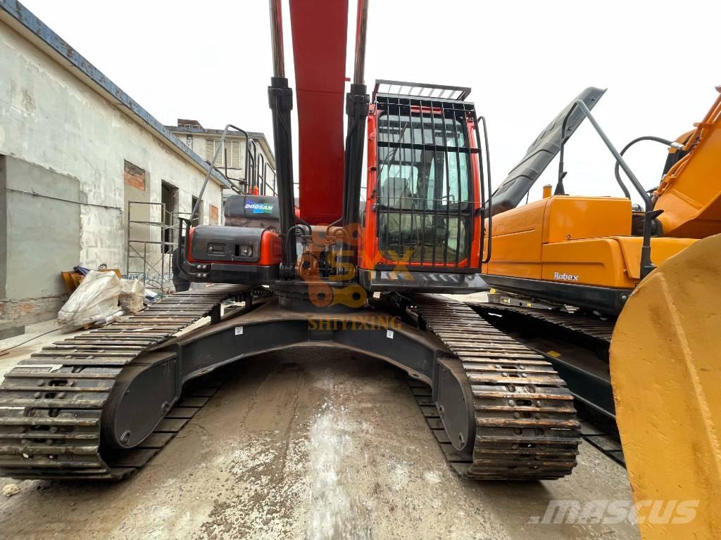 Doosan DX 300LCA Roomikekskavaatorid