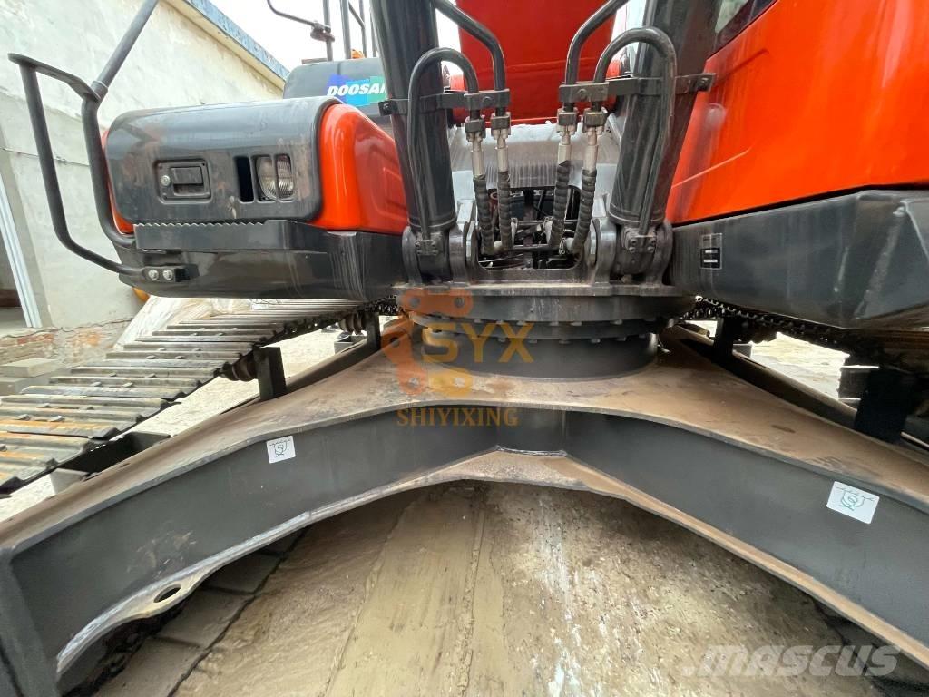 Doosan DX 300LCA Roomikekskavaatorid