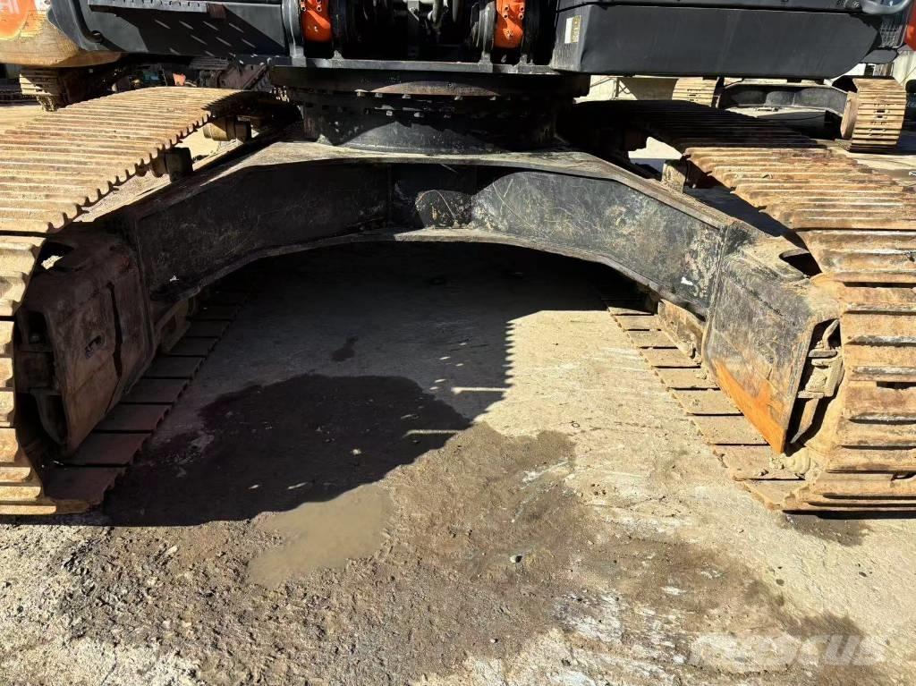 Hitachi ZX 350 Roomikekskavaatorid