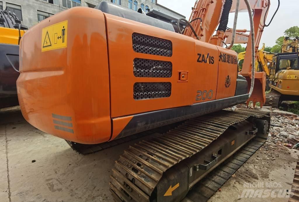 Hitachi zx200 Roomikekskavaatorid
