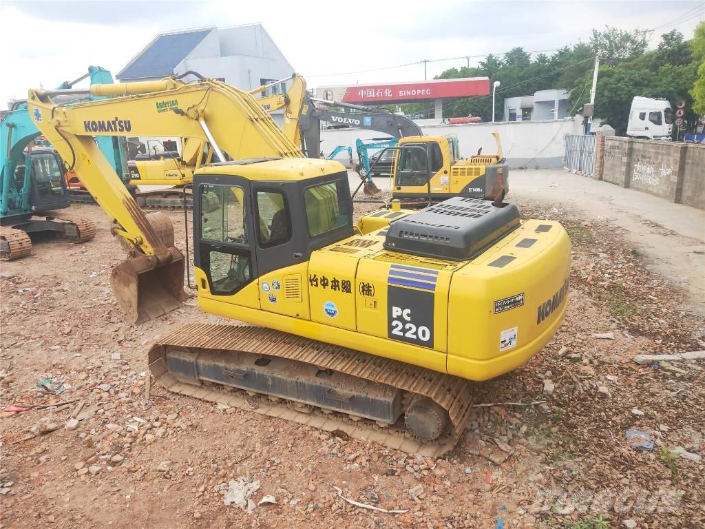 Komatsu PC220-7 Roomikekskavaatorid