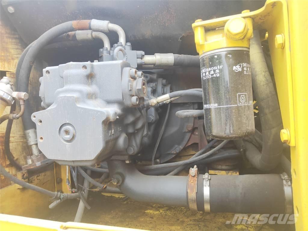 Komatsu PC220-7 Roomikekskavaatorid