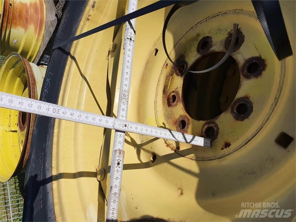 BKT 380/85R28 x2 Rehvid, rattad ja veljed