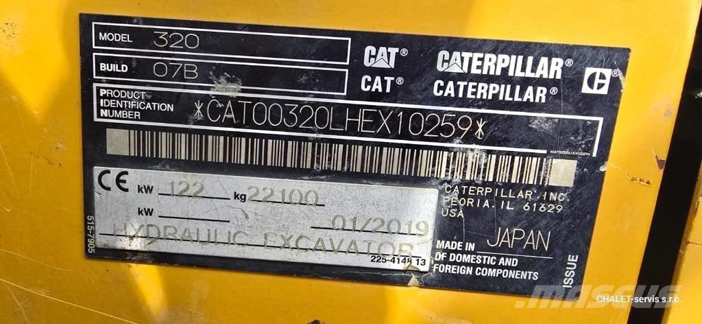 CAT 320 Roomikekskavaatorid