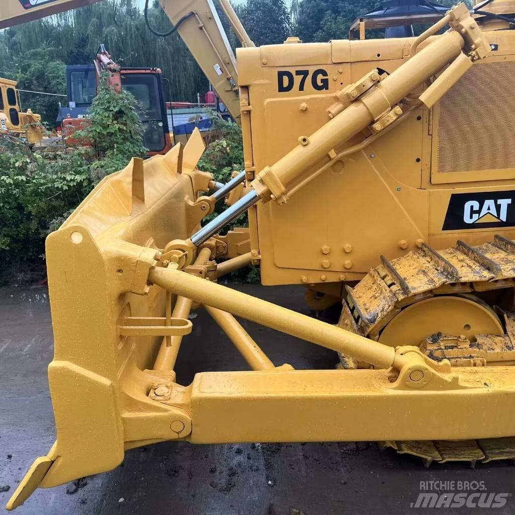 CAT D 7 R Buldooserid