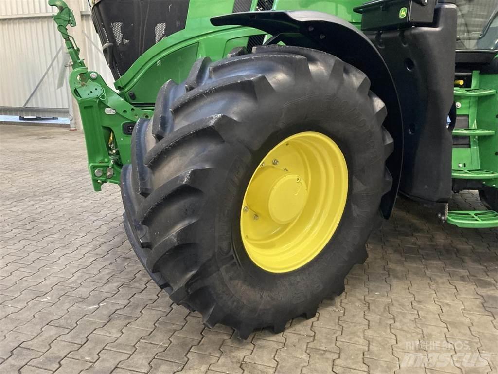 John Deere 6R 215 Traktorid