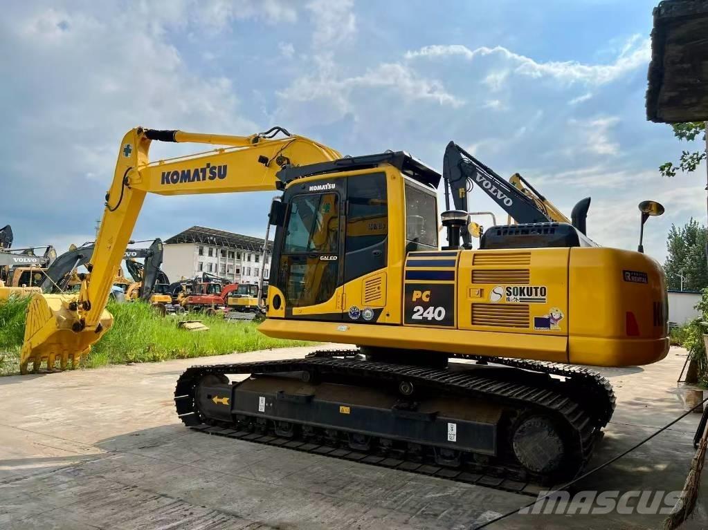 Komatsu PC 240 Roomikekskavaatorid