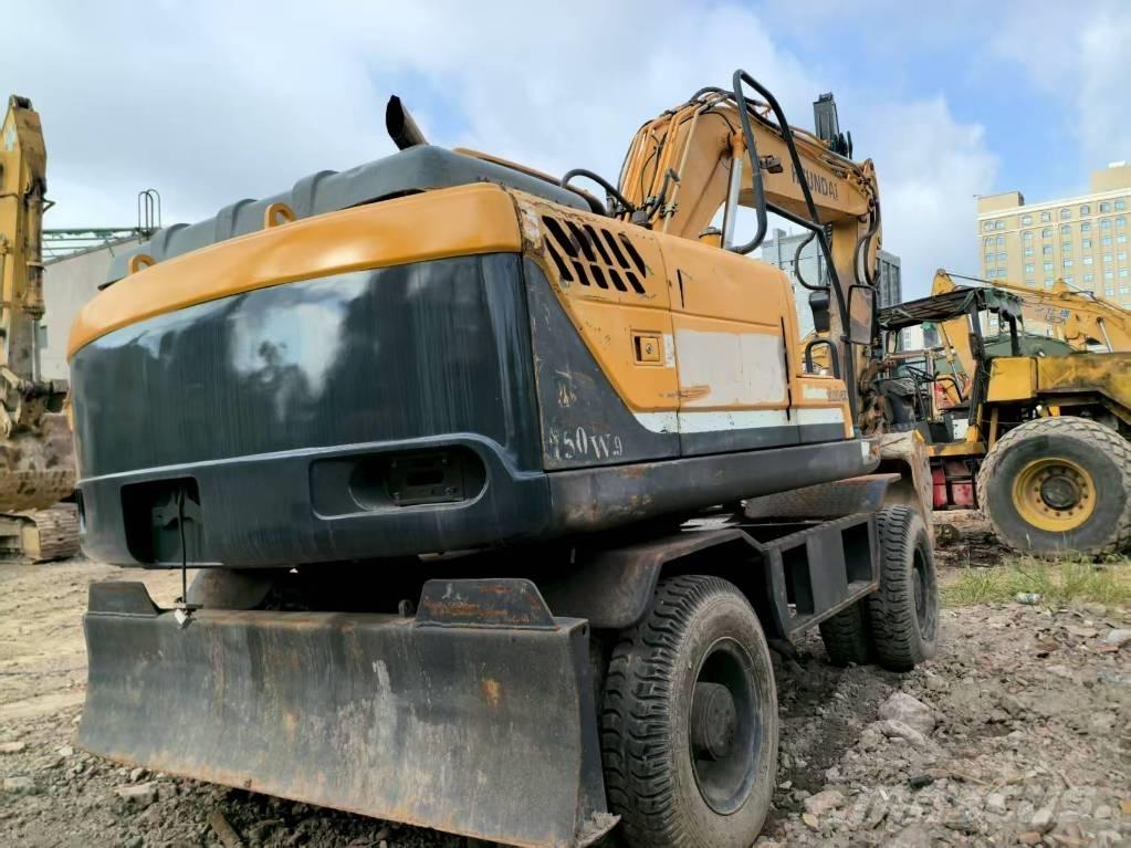 Hyundai R150W-9 Ratasekskavaatorid
