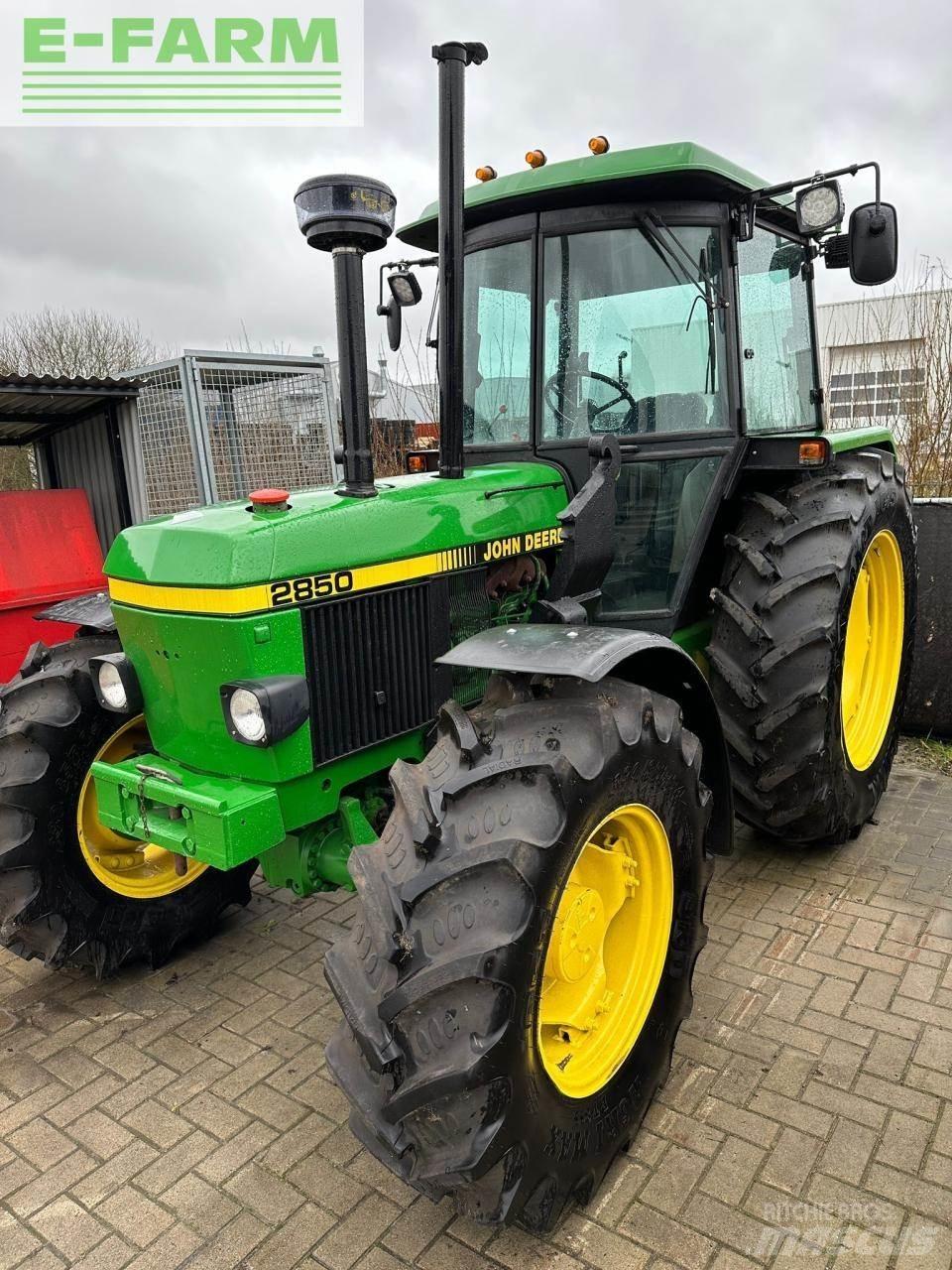 John Deere 2850 Traktorid