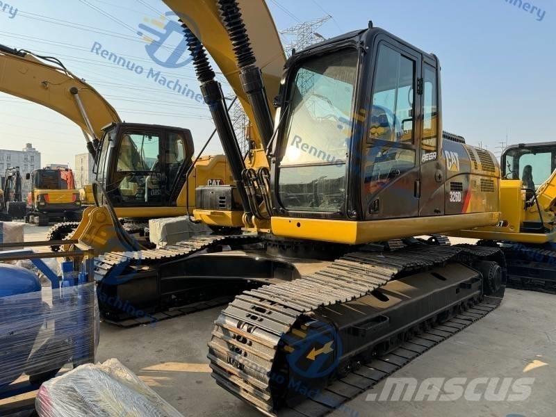CAT 326D2 Roomikekskavaatorid