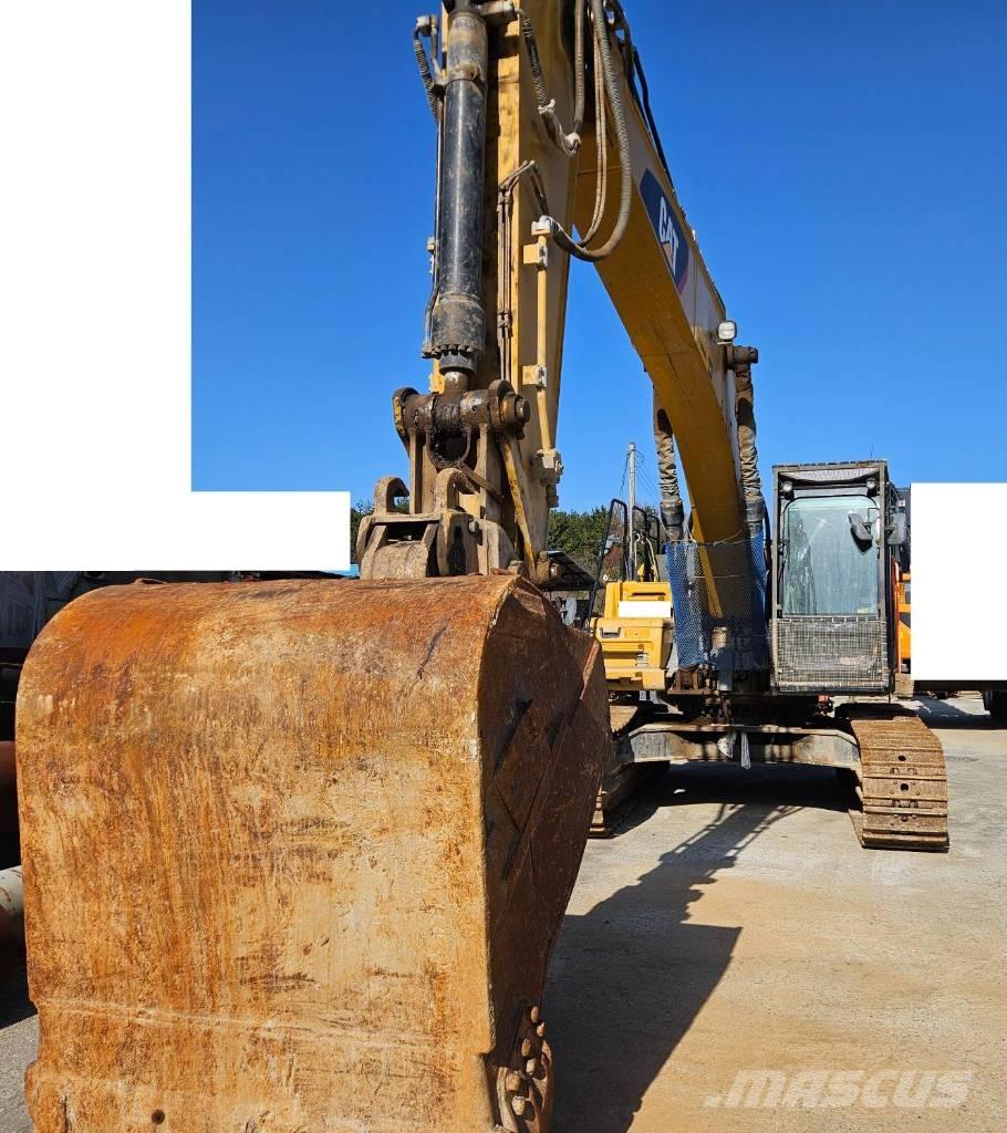 CAT 330FL Roomikekskavaatorid