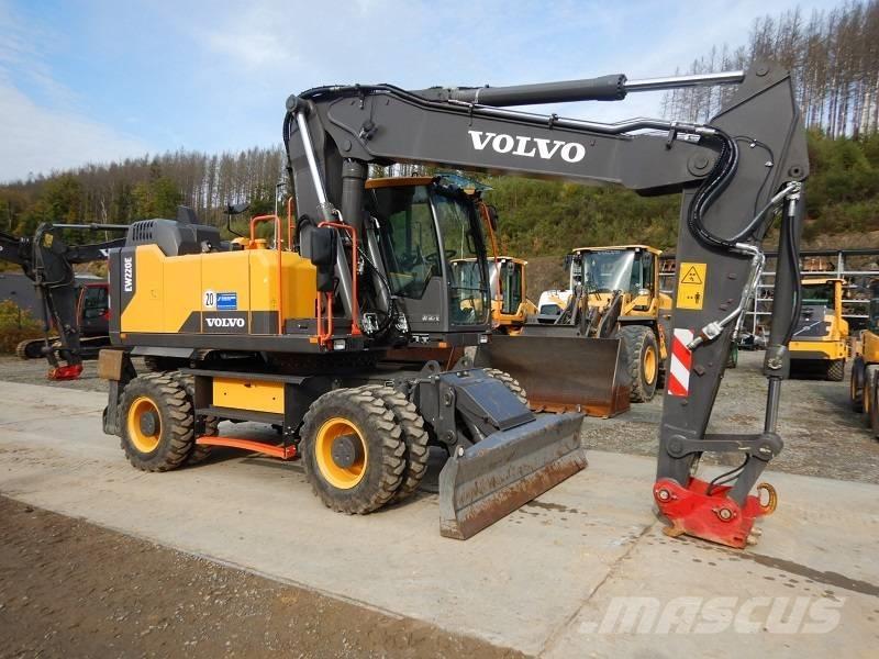 Volvo EW 220 E Ratasekskavaatorid