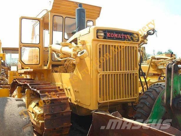 Komatsu d155a-1 Buldooserid
