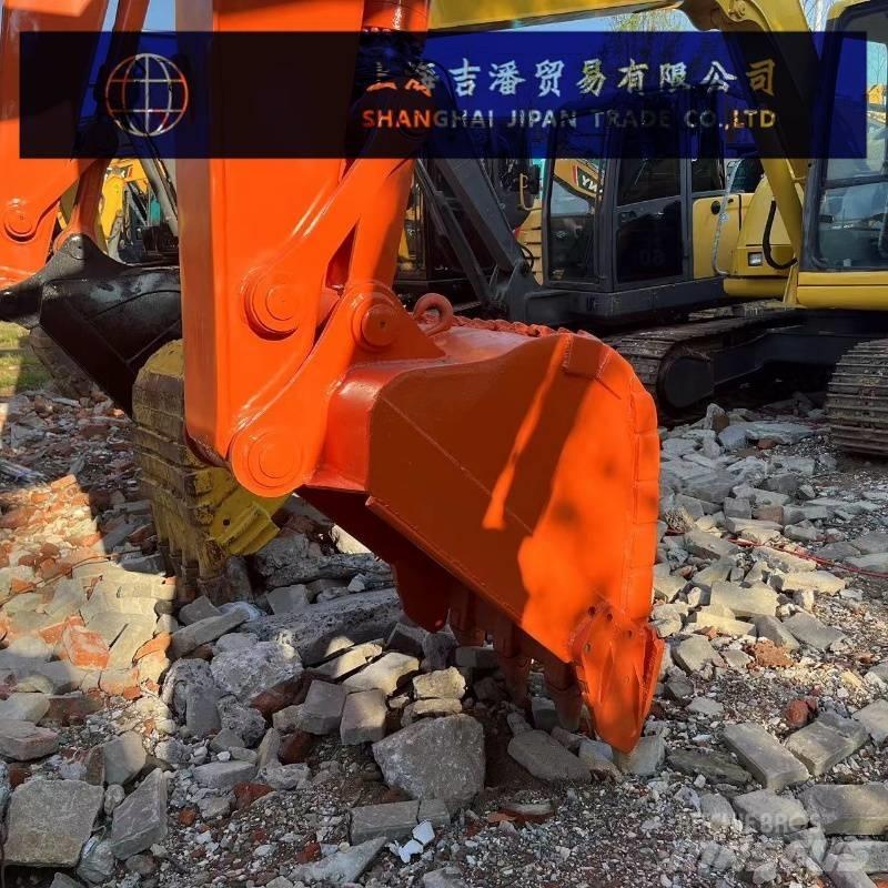 Hitachi ZX 135 Roomikekskavaatorid
