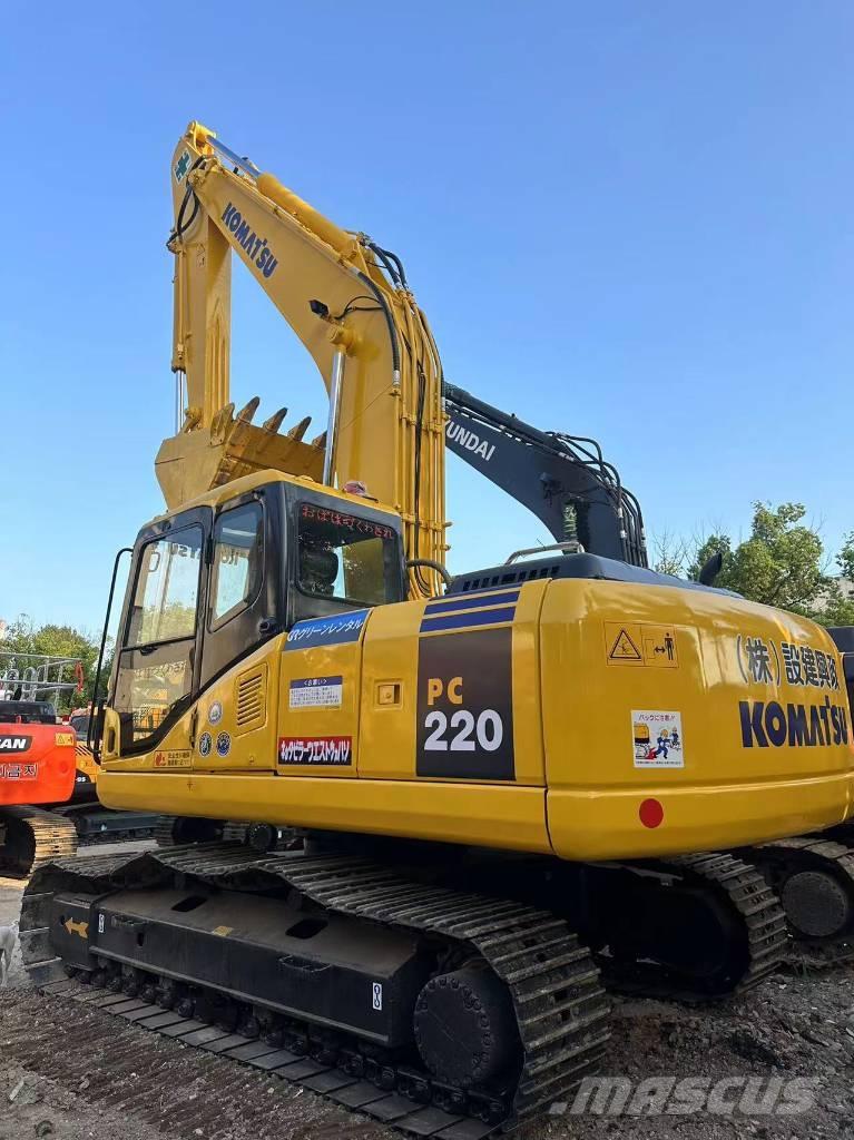 Komatsu PC 220-7 Roomikekskavaatorid