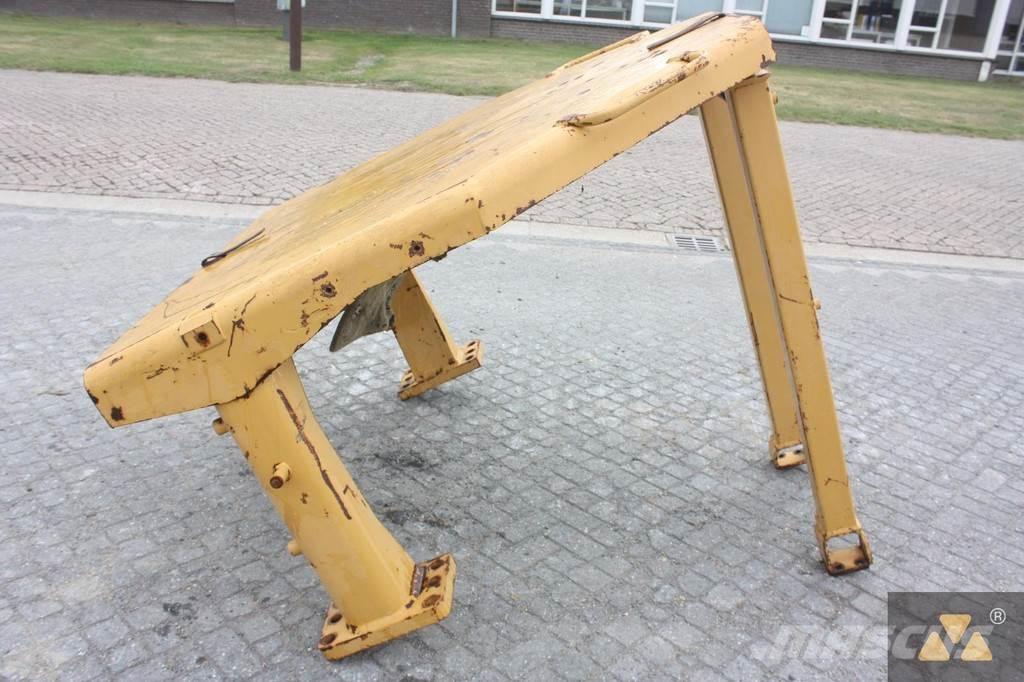 CAT D8N O-rops cab Kabiinid