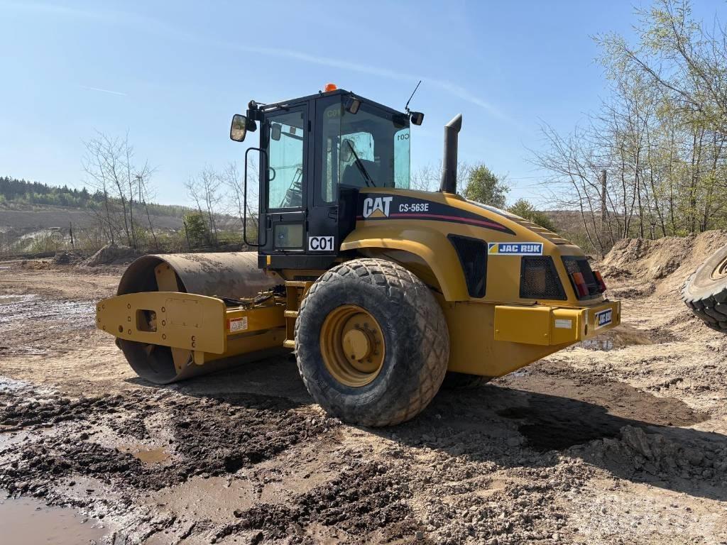 CAT CS 563 E Ühe trumliga rullid