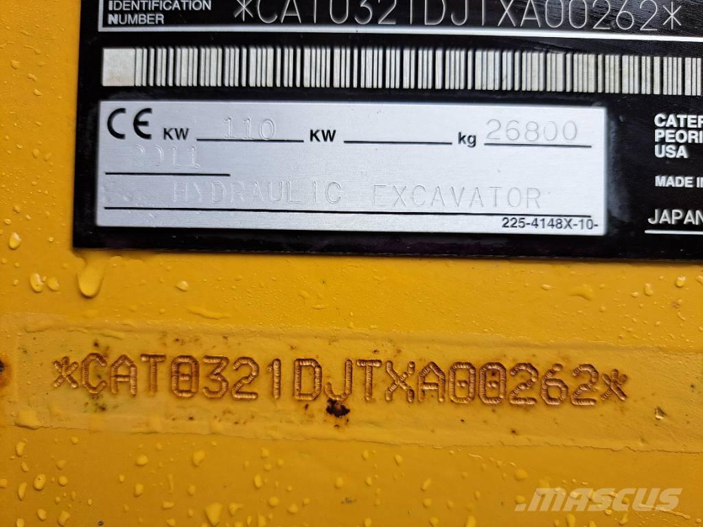 CAT 321 D Roomikekskavaatorid