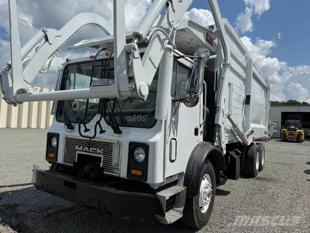 Mack MR600 Prügiautod