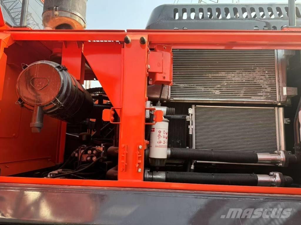 Doosan DX300 Roomikekskavaatorid