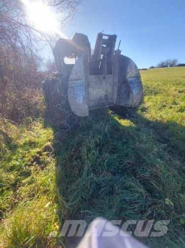 Timberjack 240C Väljaveotraktorid