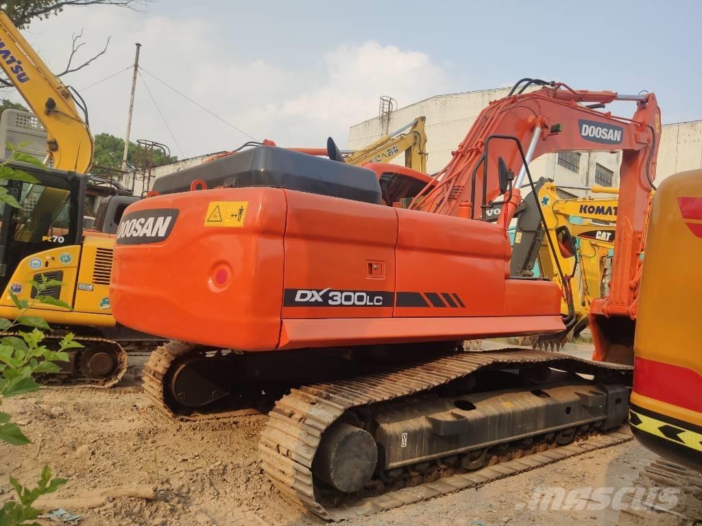Doosan dx300 Roomikekskavaatorid
