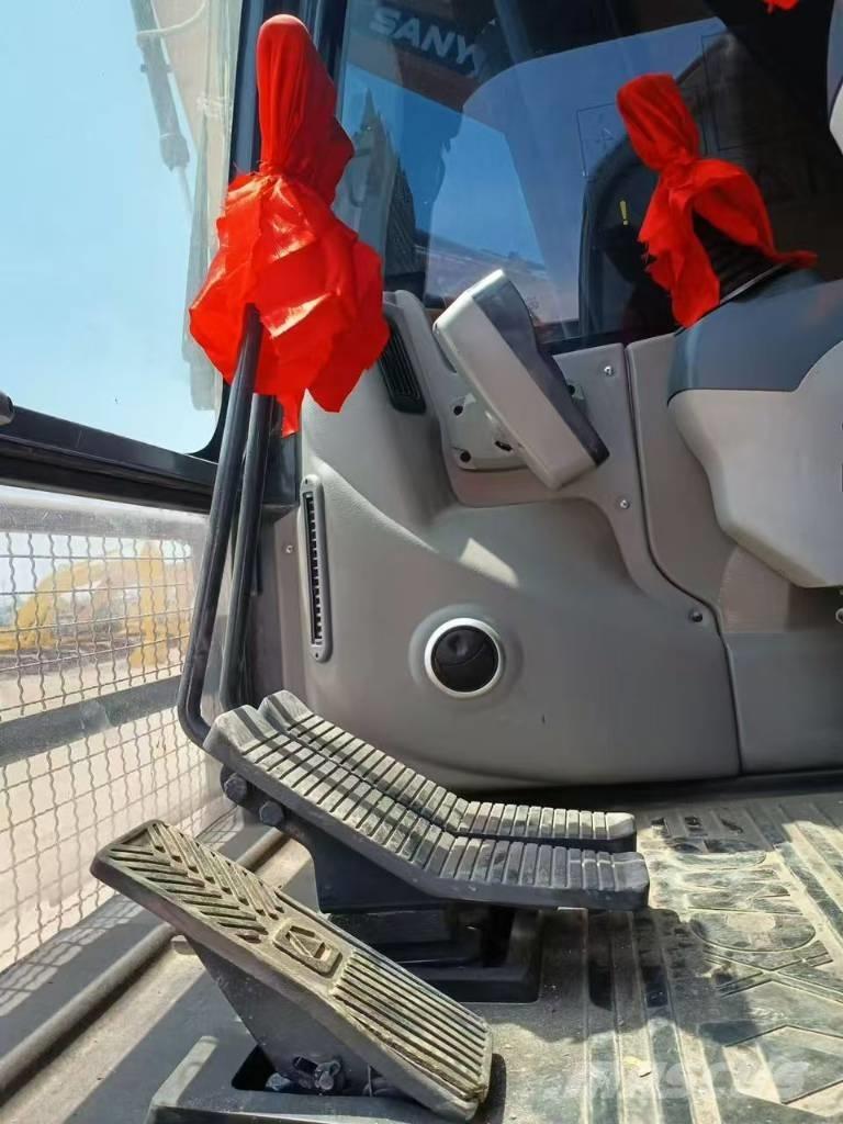 XCMG XE 215 DA Roomikekskavaatorid