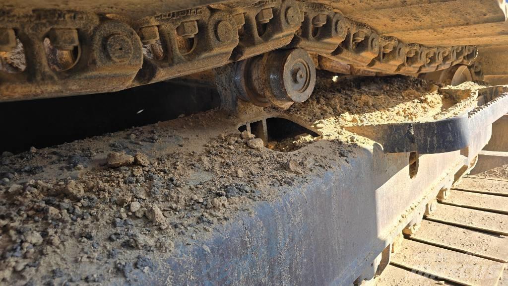 Komatsu PC 210 LC-8K Roomikekskavaatorid