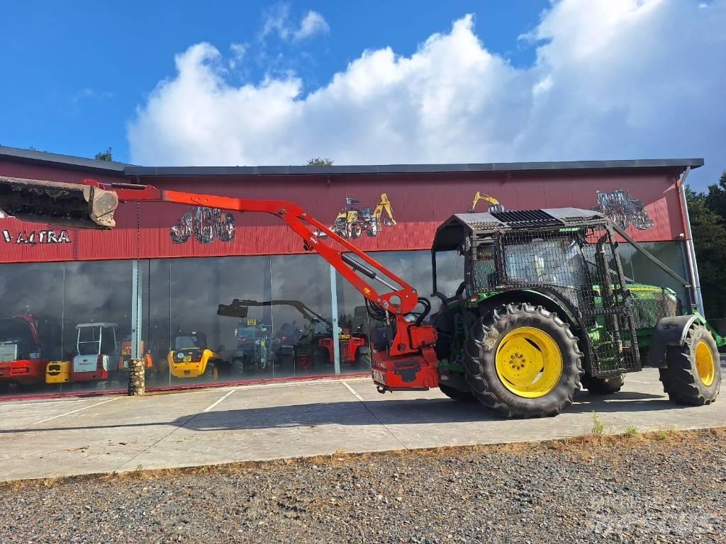 John Deere 6115 R Traktorid