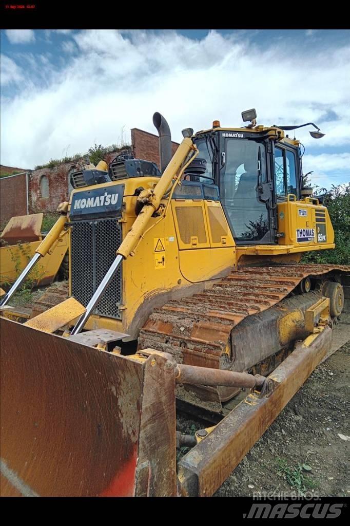 Komatsu D 65 PX-18 Buldooserid
