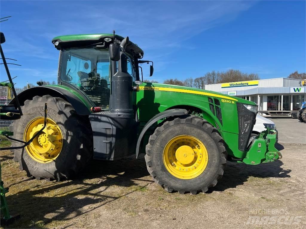 John Deere 8320 R Traktorid
