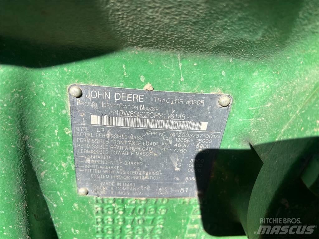John Deere 8320 R Traktorid