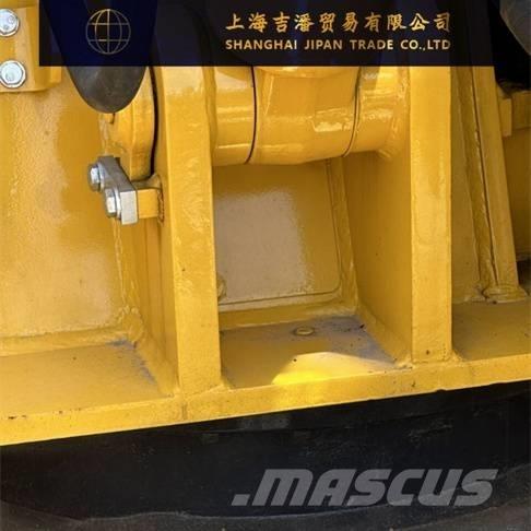 Komatsu PC 70 Roomikekskavaatorid