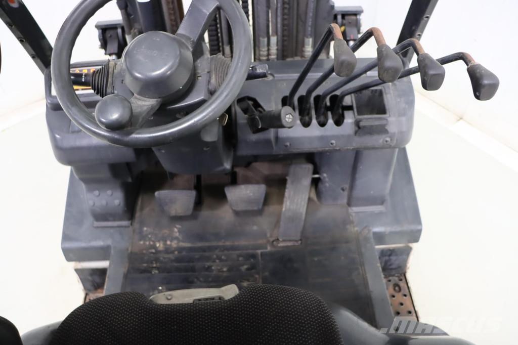 Nissan U1D2A20LQ Gaasitõstukid