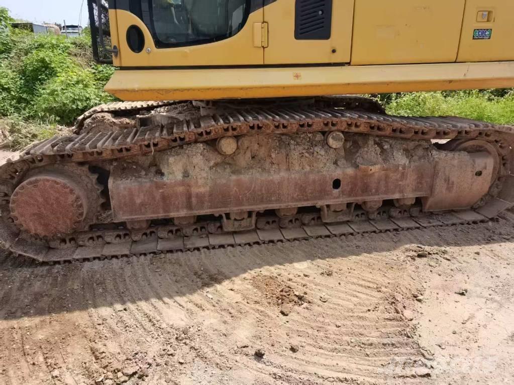 Komatsu PC 360 Roomikekskavaatorid
